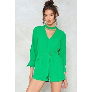 🧚🏻♂️Nasty Gal “Sweet as can V” Choker Romper